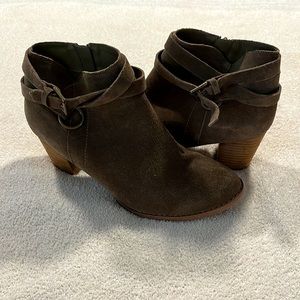 Green suede boot heels